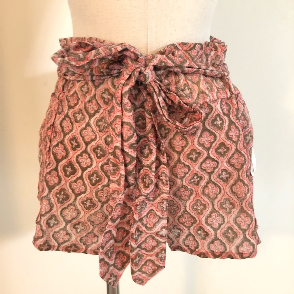 O’NEIL “Dario” shorts. Size small new with tags.